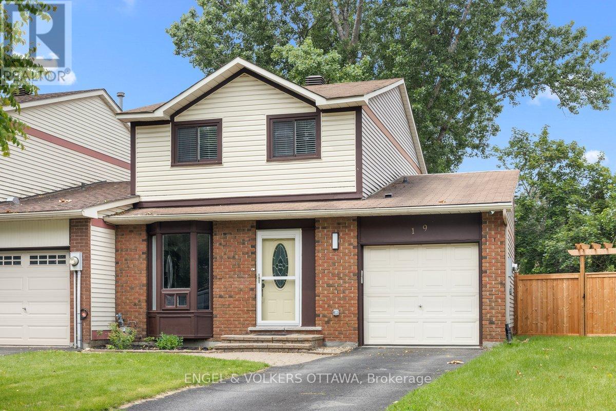 19 WESSEX ROAD, Ottawa, Ontario