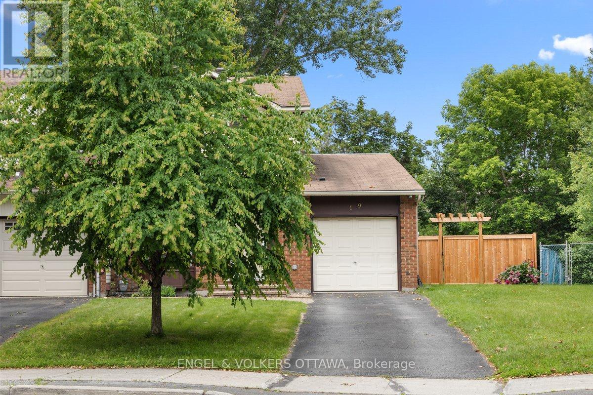 19 Wessex Road, Ottawa, Ontario  K2J 1S4 - Photo 2 - X13481058