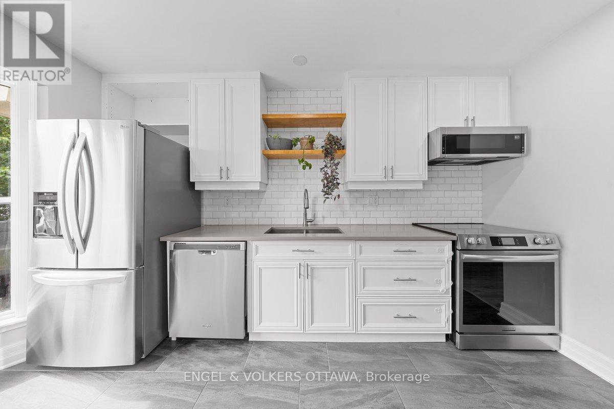 19 Wessex Road, Ottawa, Ontario  K2J 1S4 - Photo 3 - X13481058
