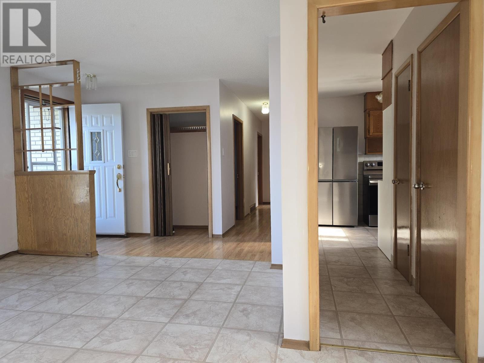205 Edward St North, Thunder Bay, Ontario  P7C 4P1 - Photo 3 - TB2601659