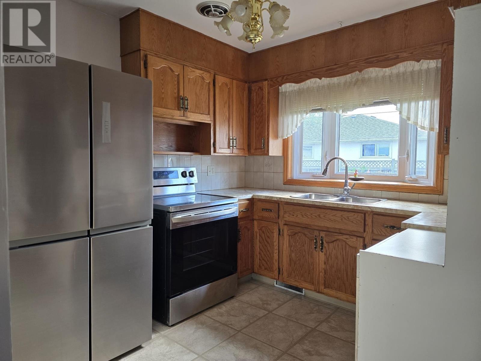 205 Edward St North, Thunder Bay, Ontario  P7C 4P1 - Photo 6 - TB2601659