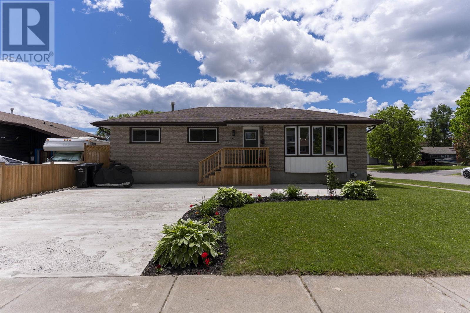 103 Welland ST, Thunder Bay, Ontario