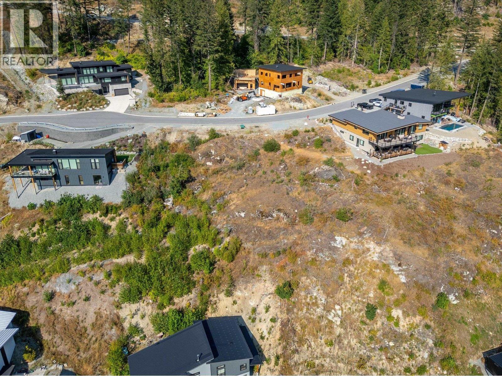 8214 Merlot Peak Drive, Pemberton, British Columbia  V0N 2L3 - Photo 10 - R3139058