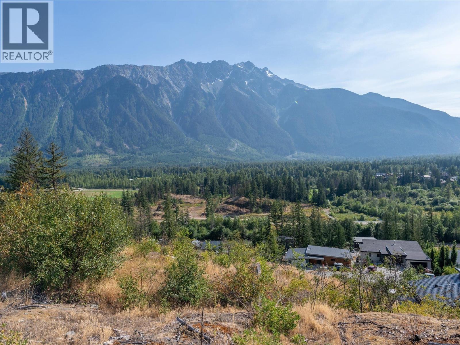 8214 Merlot Peak Drive, Pemberton, British Columbia  V0N 2L3 - Photo 6 - R3139058