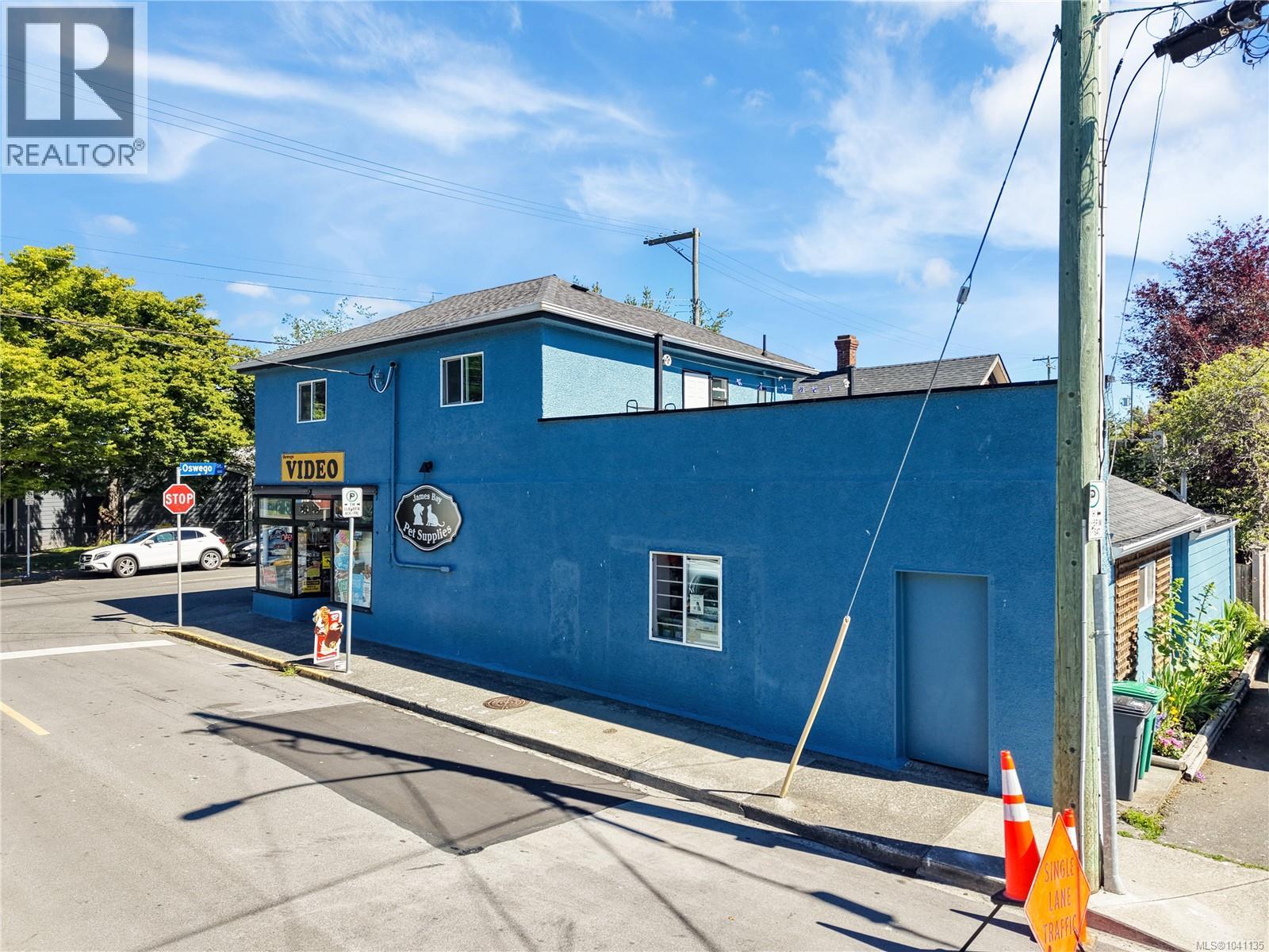 300 Beckley Ave, Victoria, British Columbia  V8V 1J6 - Photo 3 - 1041135