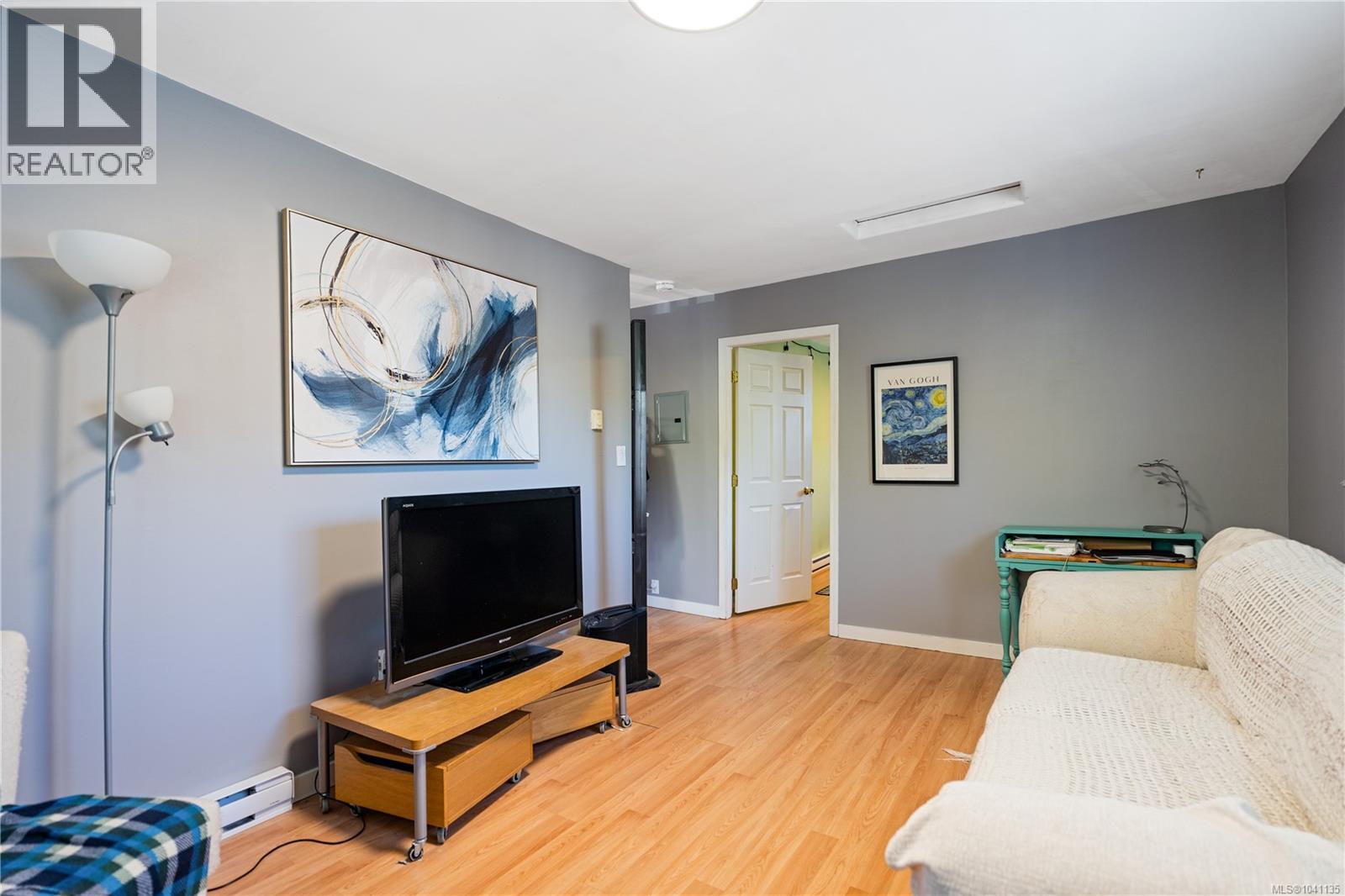300 Beckley Ave, Victoria, British Columbia  V8V 1J6 - Photo 30 - 1041135