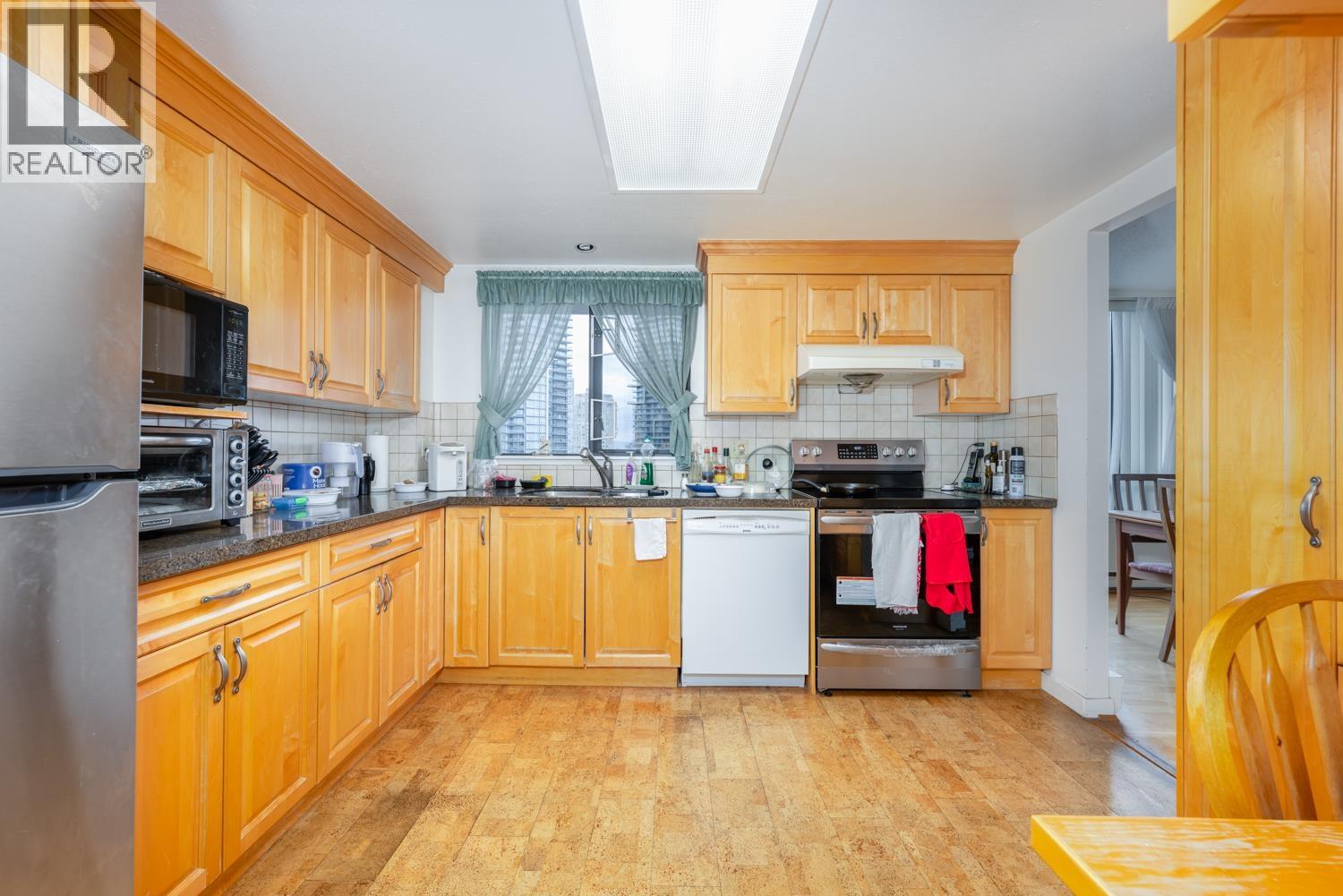 1601 6282 Kathleen Avenue, Burnaby, British Columbia  V5H 4J4 - Photo 6 - R3092384