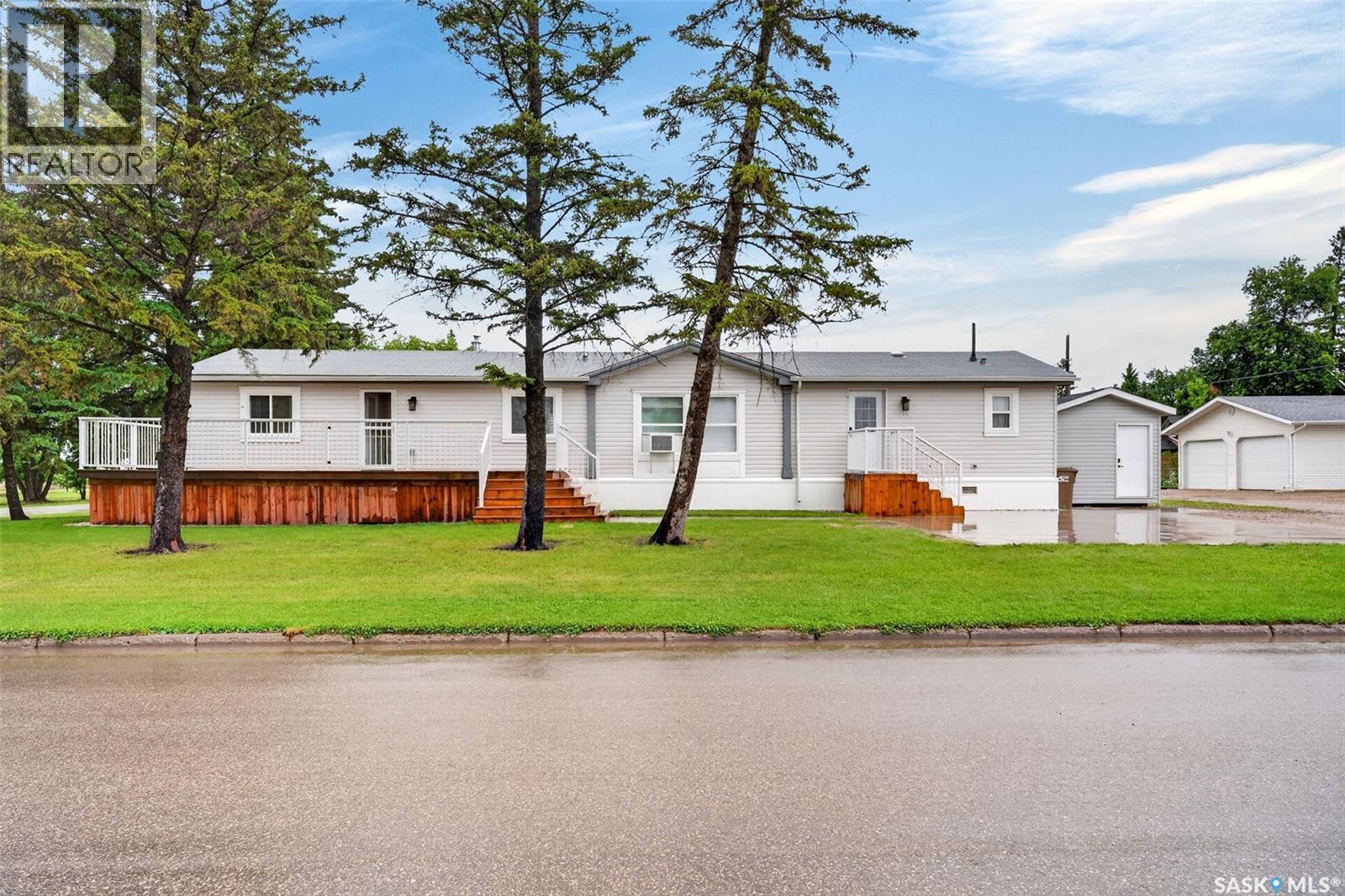 119 Railway Avenue, Kinistino, Saskatchewan  S0J 1H0 - Photo 3 - SK040423