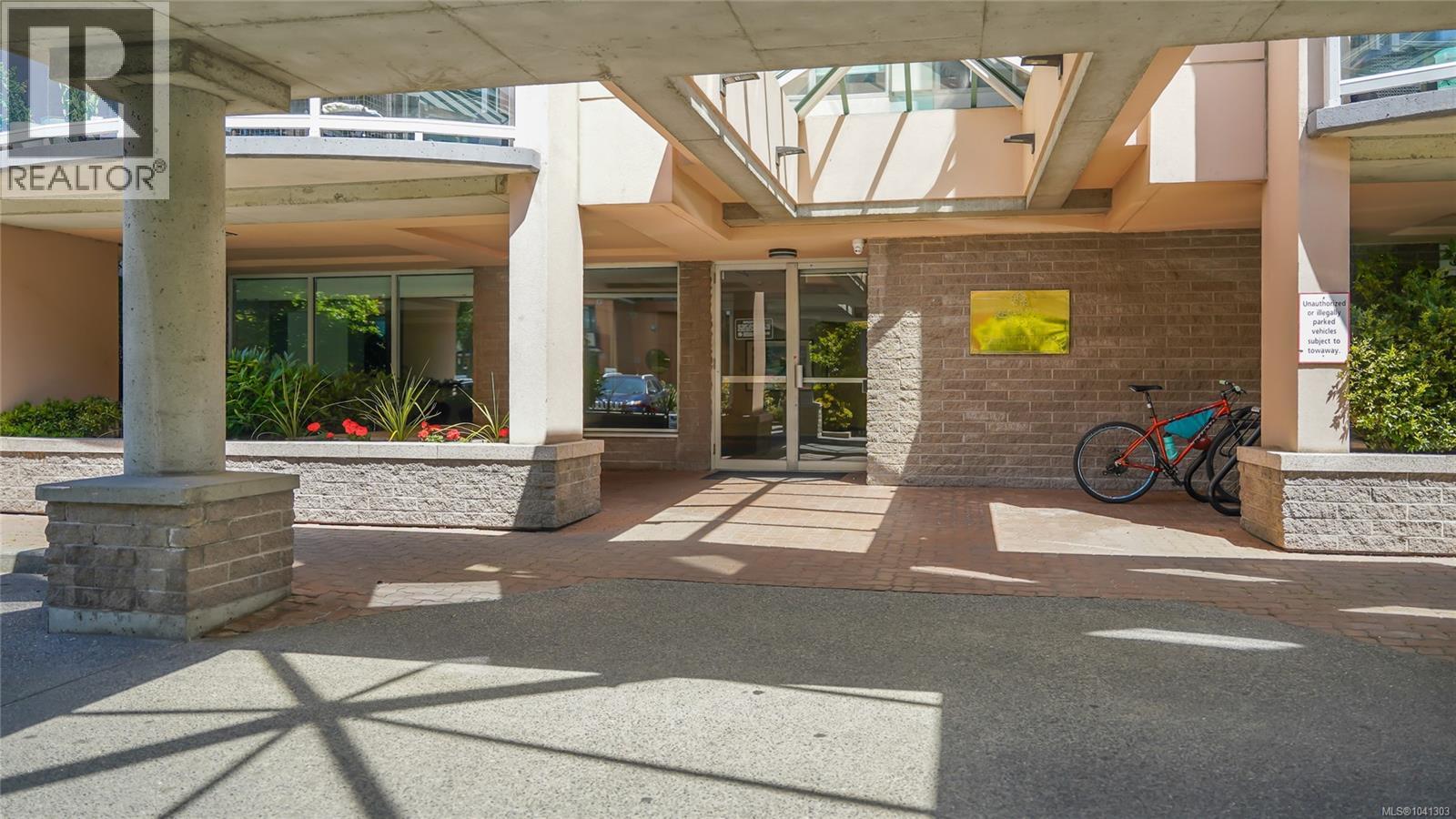 805 1020 View St, Victoria, British Columbia  V8V 4Y4 - Photo 4 - 1041303