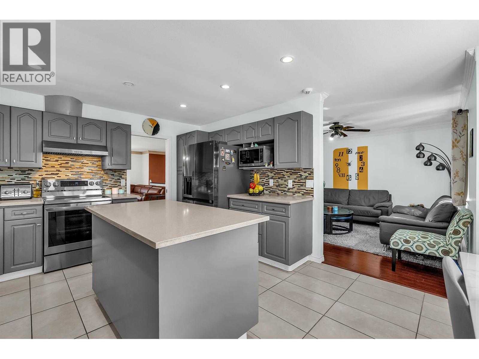 7922 16 Avenue, Burnaby, British Columbia  V3N 1R3 - Photo 10 - R3139102