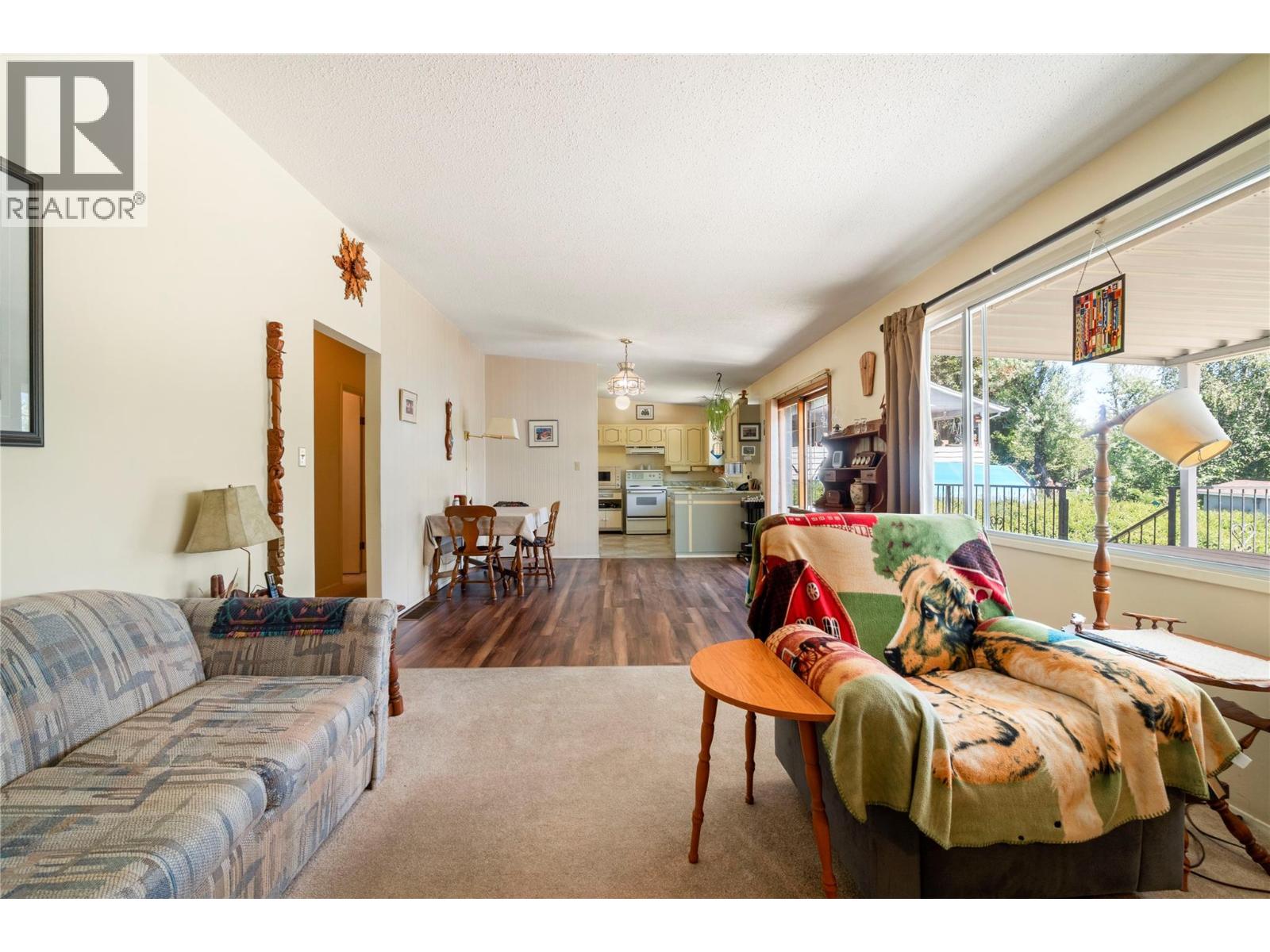 1730 36 Street Ne, Salmon Arm, British Columbia  V1E 2Z1 - Photo 11 - 10392172