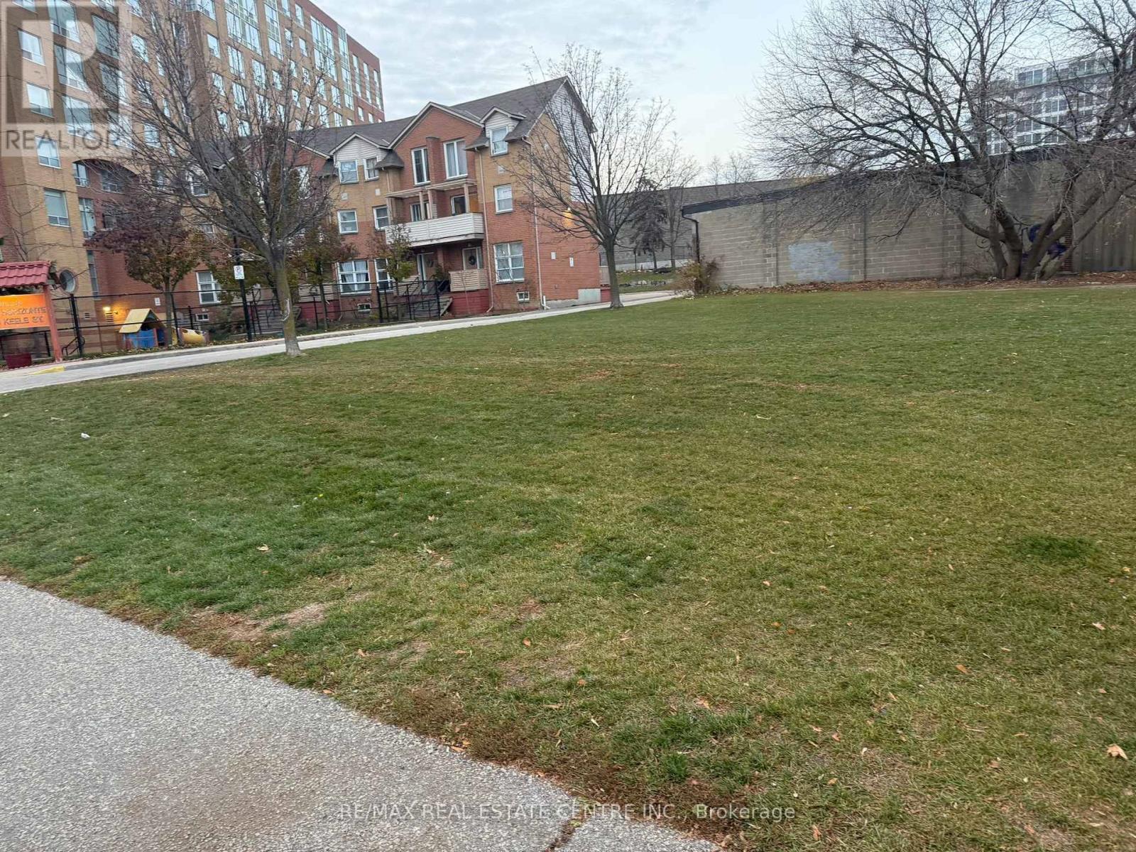 W/S KEELE ST, Toronto, Ontario