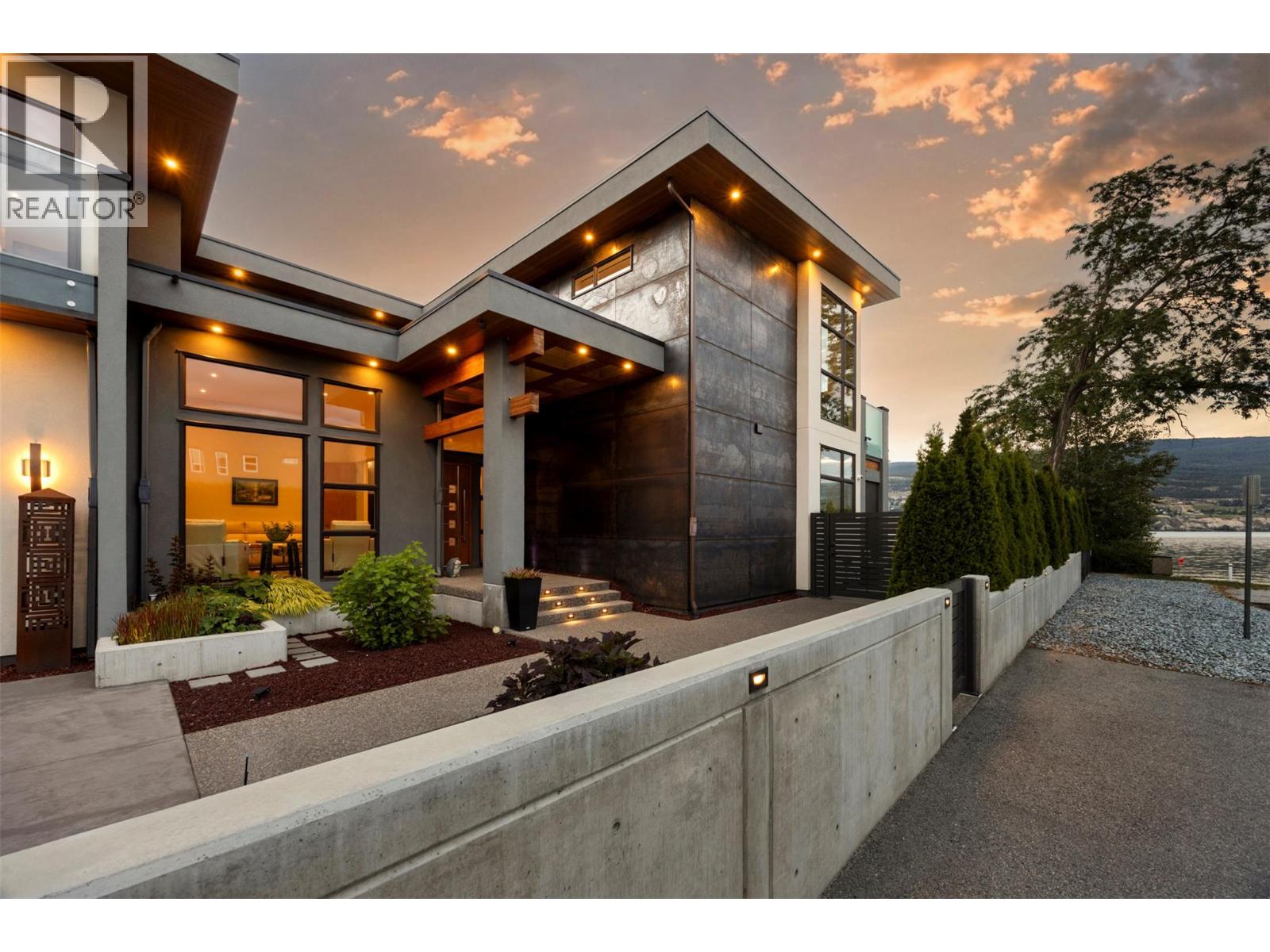 704 Stonor Street, Summerland, British Columbia  V0H 1Z9 - Photo 7 - 10392337