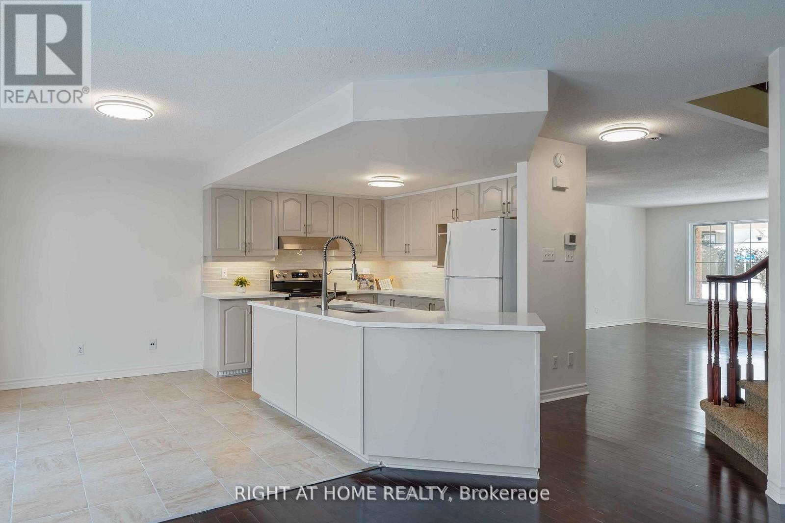104 B Craig Henry Drive, Ottawa, Ontario  K2G 6L8 - Photo 12 - X13481174
