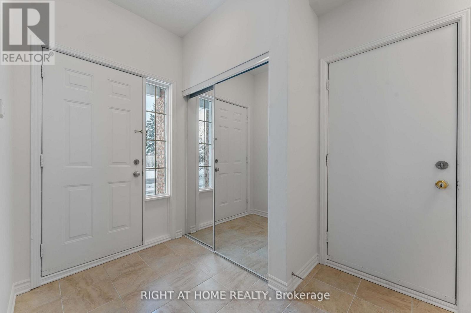 104 B Craig Henry Drive, Ottawa, Ontario  K2G 6L8 - Photo 2 - X13481174