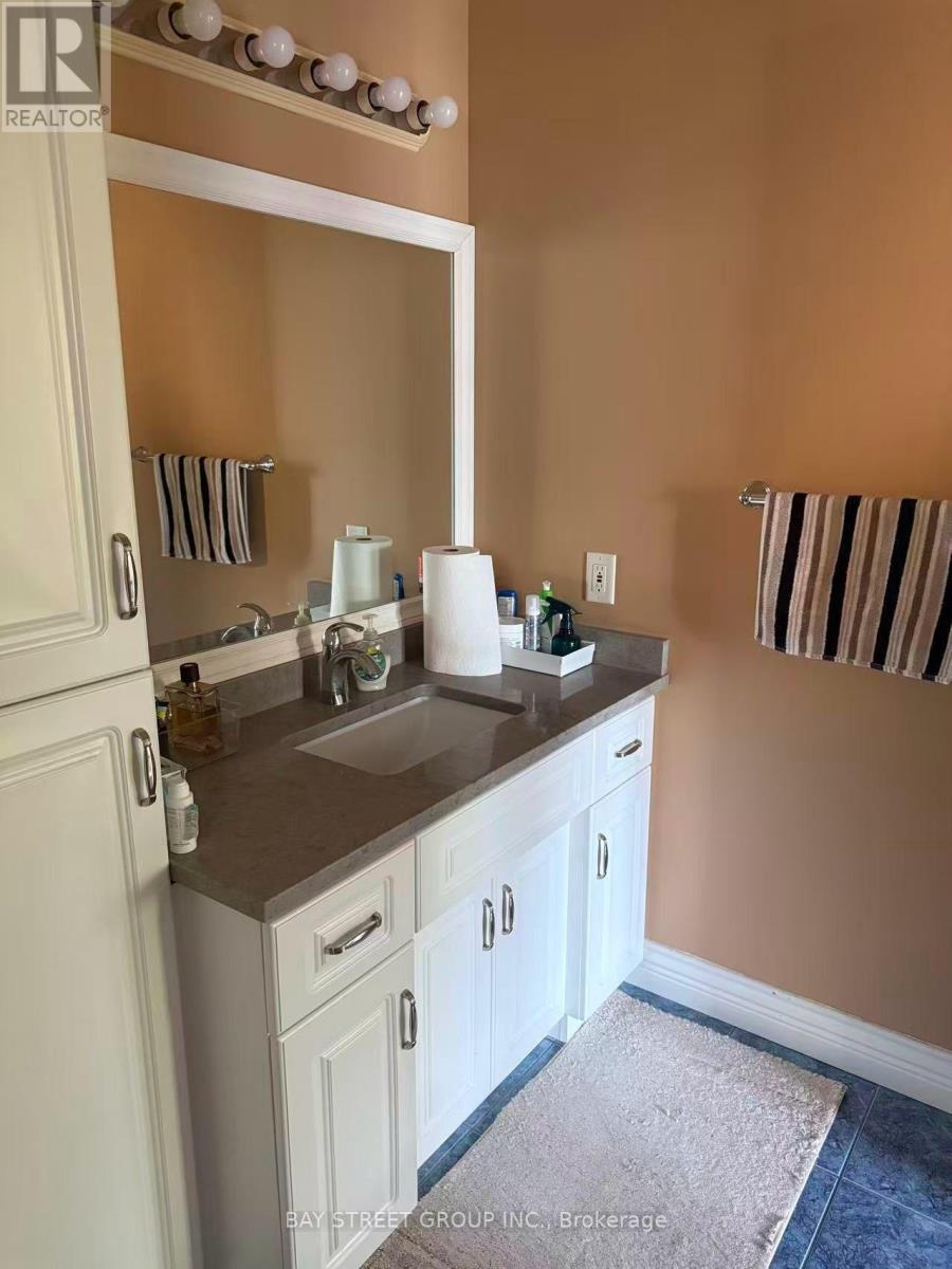 578 Springwater Drive W, Waterloo, Ontario N2V 2S5 - Photo 10 - X13415766
