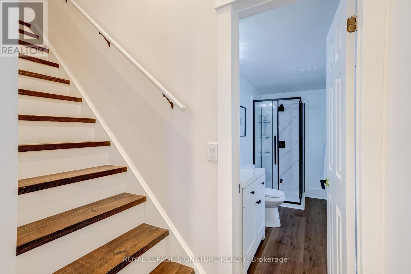 176 Barrington Avenue, Toronto, Ontario  M4C 4Z2 - Photo 24 - E13459780