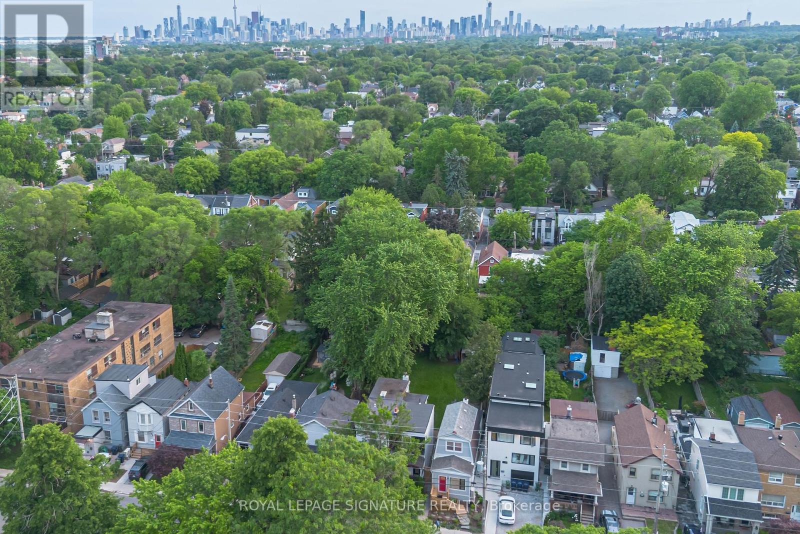 176 Barrington Avenue, Toronto, Ontario  M4C 4Z2 - Photo 49 - E13459780