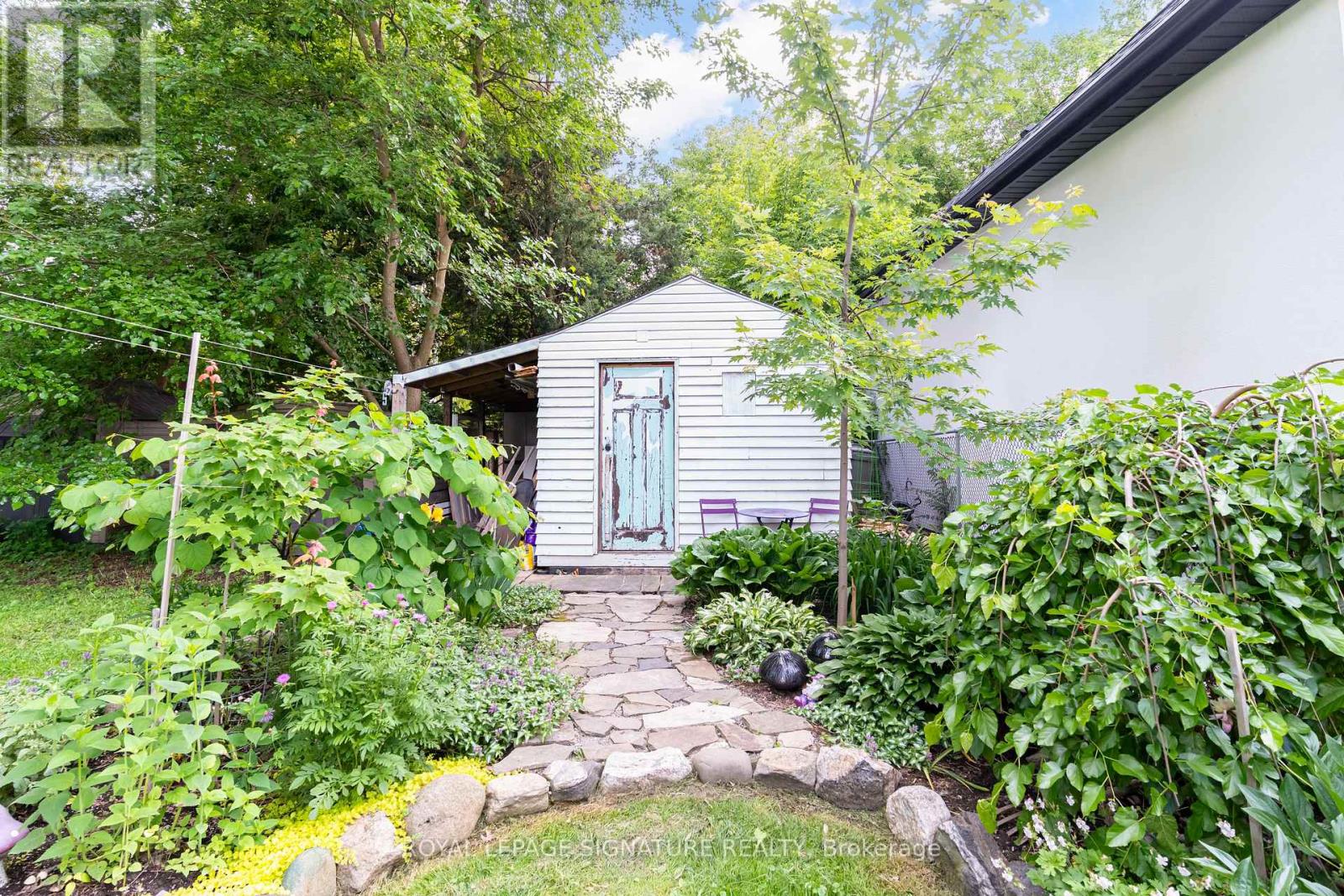 176 Barrington Avenue, Toronto, Ontario  M4C 4Z2 - Photo 47 - E13459780