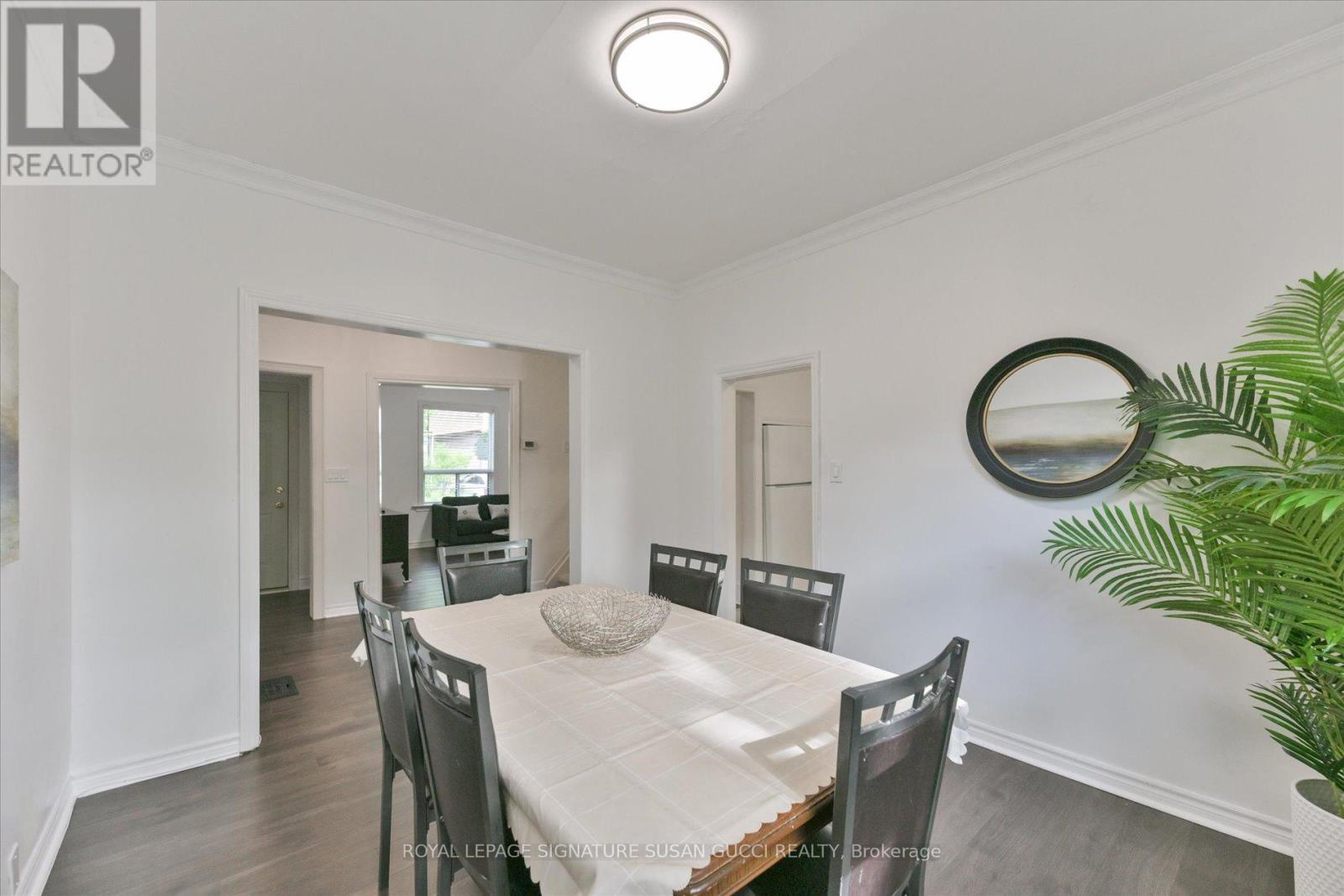 44 Westlake Avenue, Toronto, Ontario  M4C 4P8 - Photo 13 - E13481262