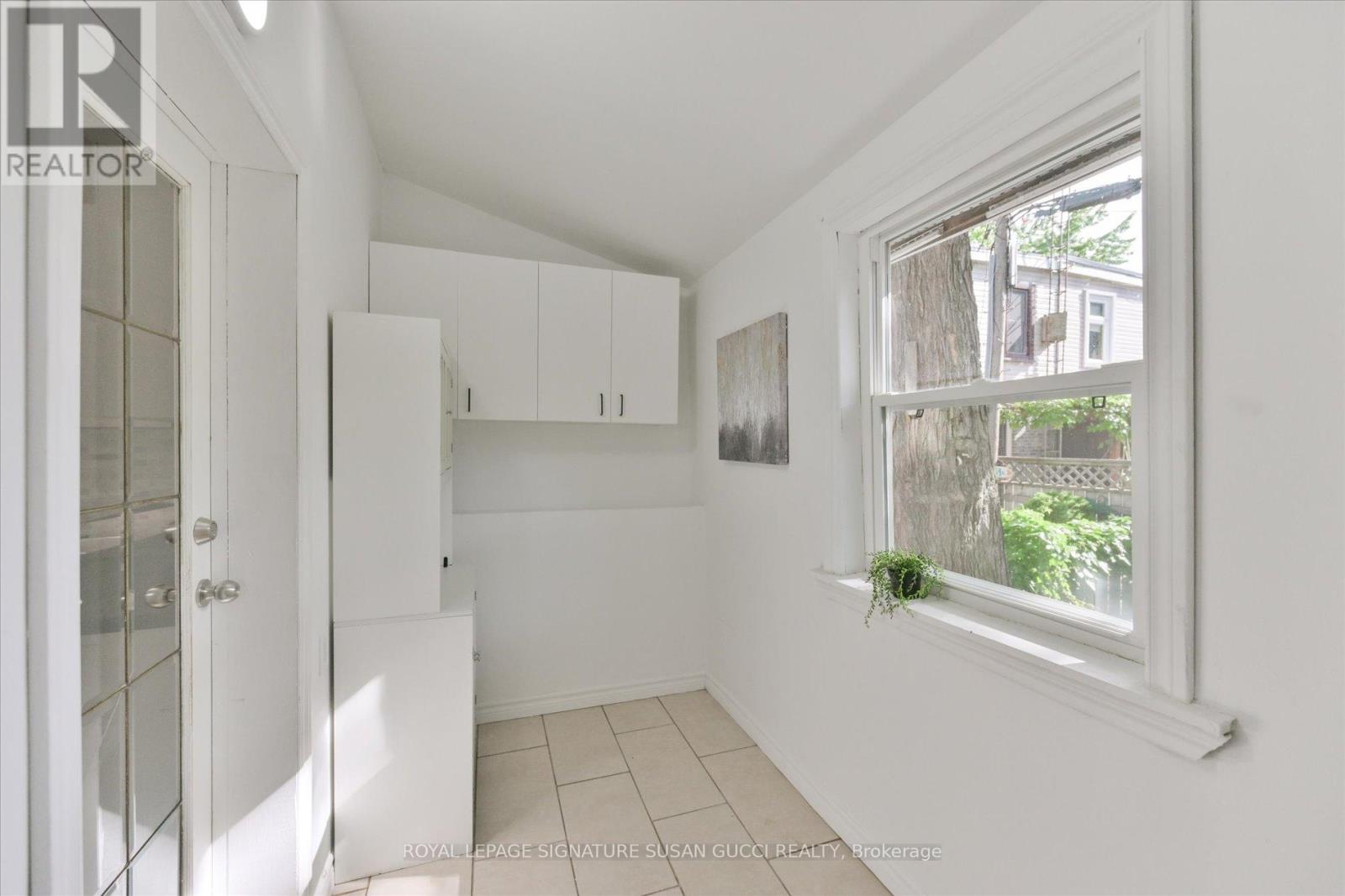44 Westlake Avenue, Toronto, Ontario  M4C 4P8 - Photo 15 - E13481262