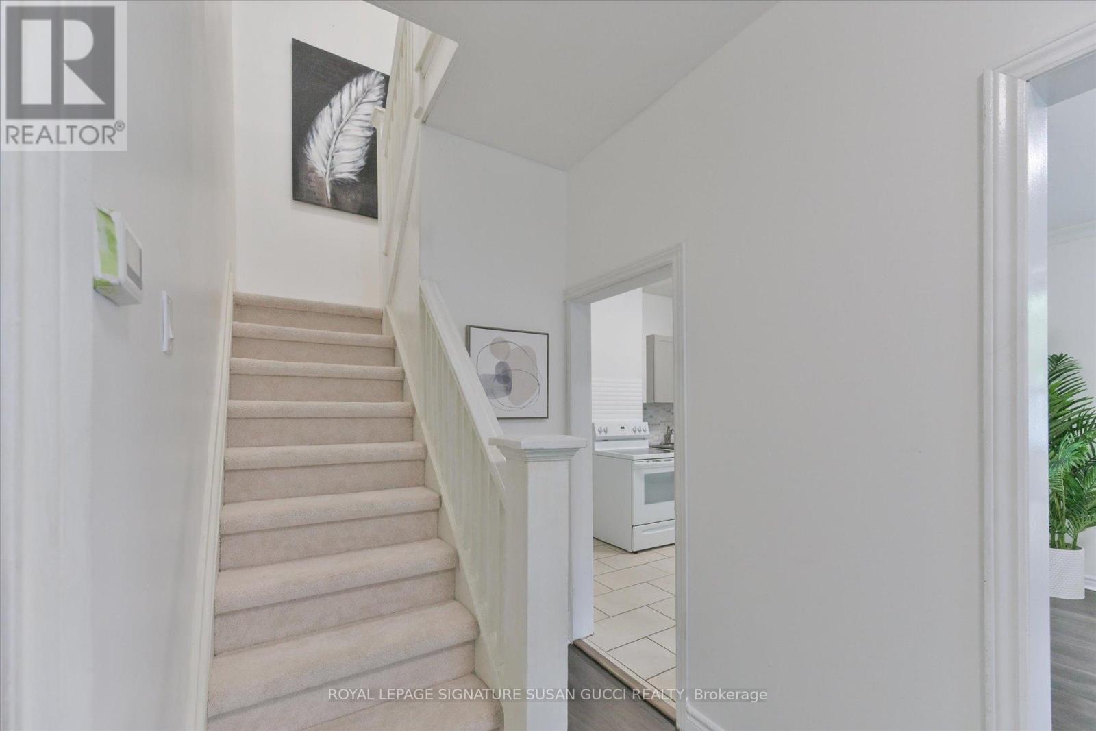 44 Westlake Avenue, Toronto, Ontario  M4C 4P8 - Photo 16 - E13481262