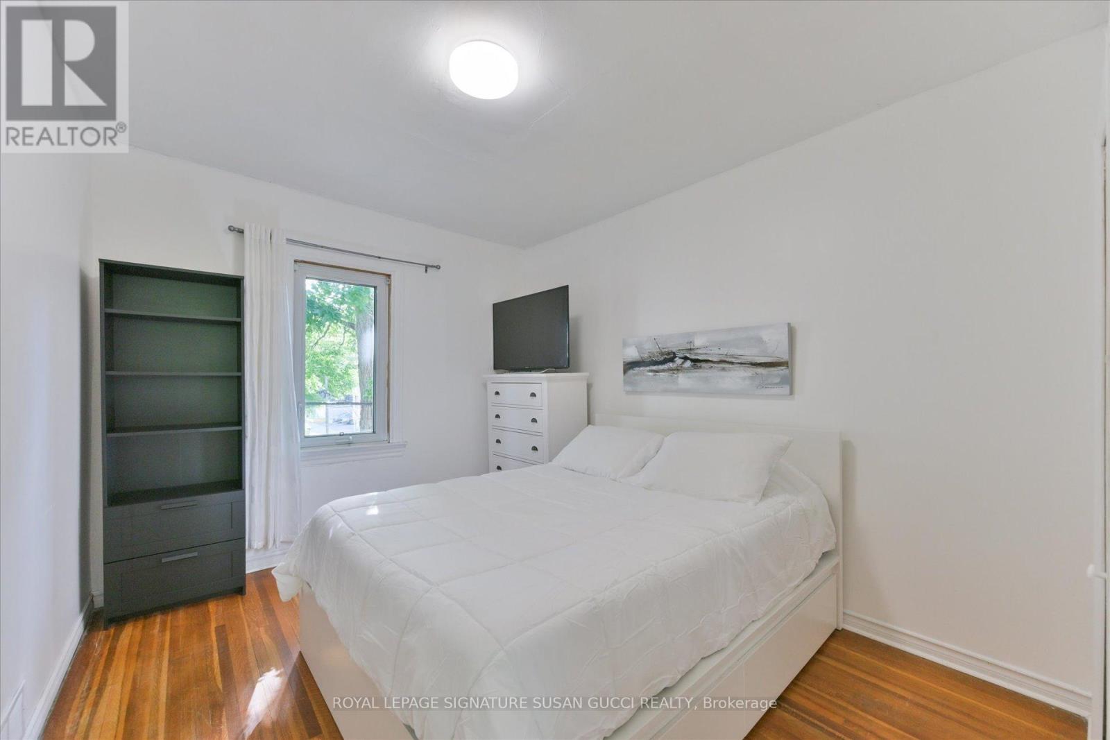 44 Westlake Avenue, Toronto, Ontario  M4C 4P8 - Photo 22 - E13481262