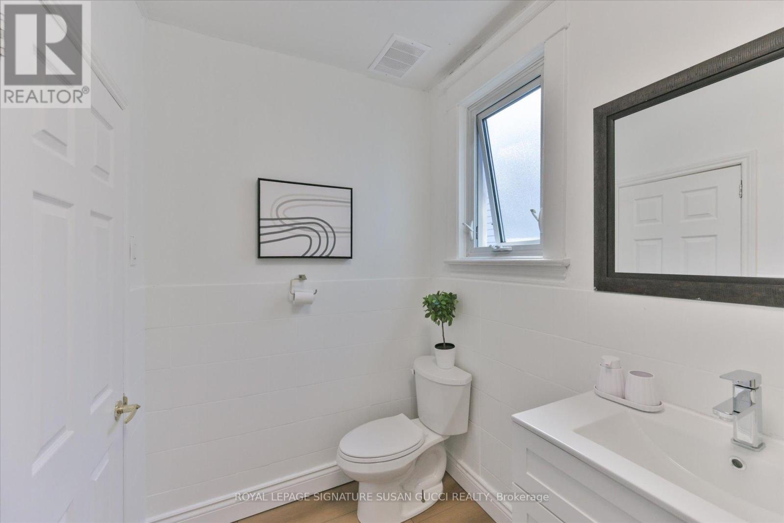 44 Westlake Avenue, Toronto, Ontario  M4C 4P8 - Photo 25 - E13481262