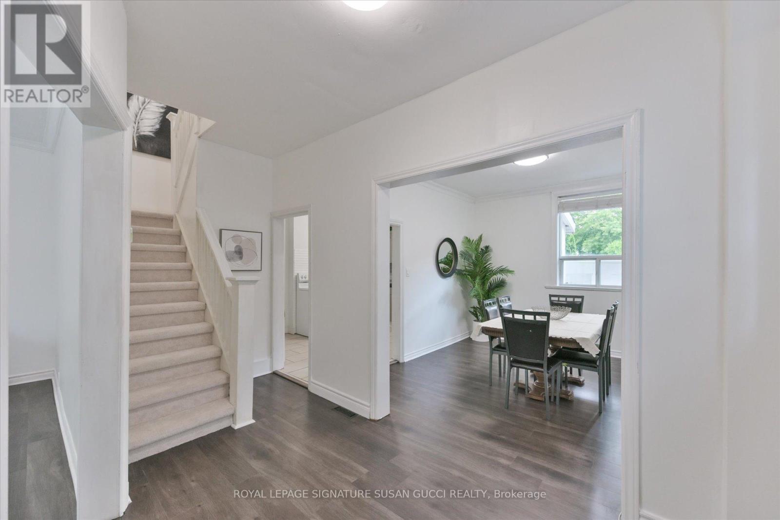 44 Westlake Avenue, Toronto, Ontario  M4C 4P8 - Photo 4 - E13481262