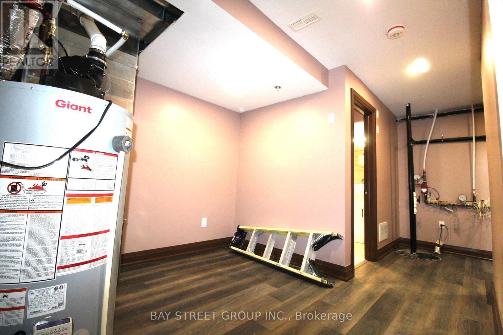 108 Chatham Avenue, Toronto, Ontario M4J 1K7 - Photo 15 - E13481282