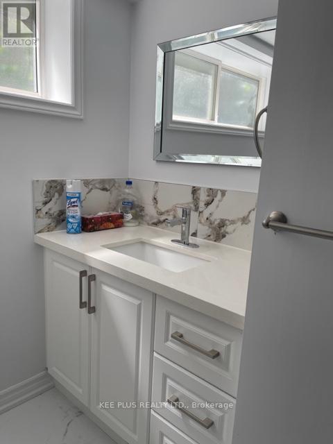 38 Cliffside Drive, Toronto (Birchcliffe-Cliffside), Ontario  M1N 1L3 - Photo 5 - E13481300