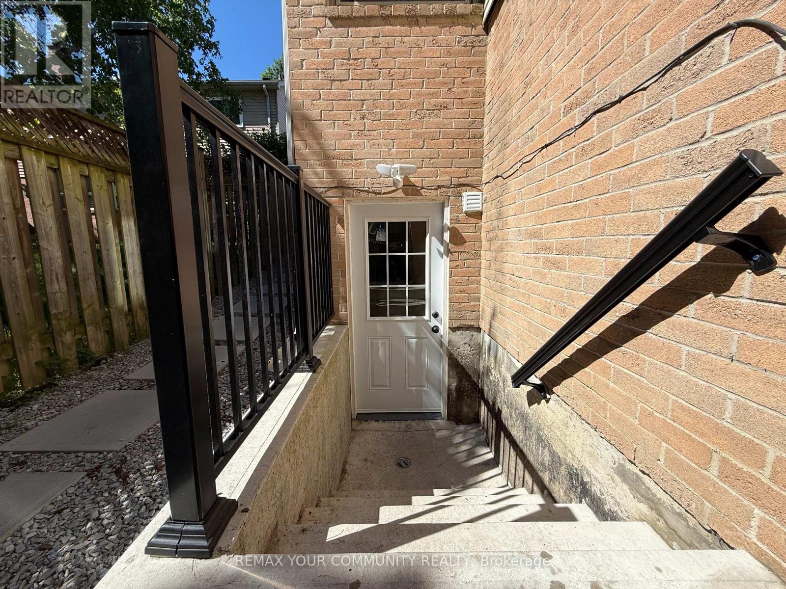6 Albery Crescent, Aurora, Ontario L4G 5R4 - Photo 3 - N13481244