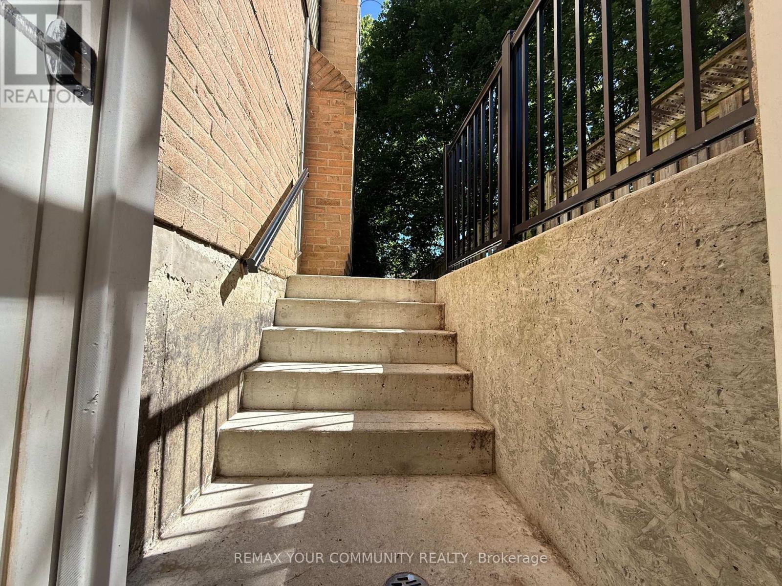 6 Albery Crescent, Aurora, Ontario L4G 5R4 - Photo 4 - N13481244