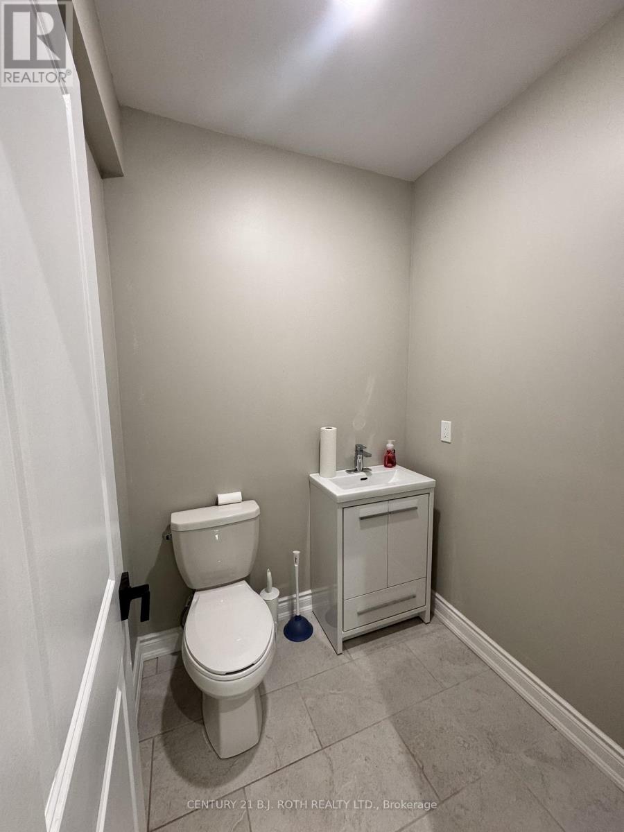 Back - 58 Mary Street, Barrie (City Centre), Ontario  L4N 1T1 - Photo 6 - S13481176