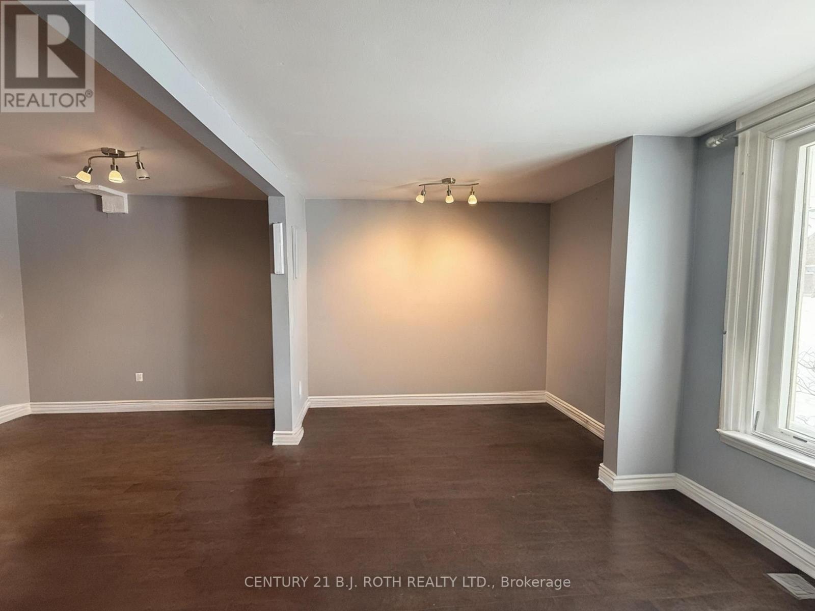 Low - 58 Mary Street, Barrie (Lakeshore), Ontario  L4N 1T1 - Photo 2 - S13481192