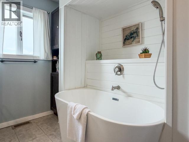 58 & 72 Shakwak Street, Haines Junction, Yukon  Y0B 1H0 - Photo 50 - 17418