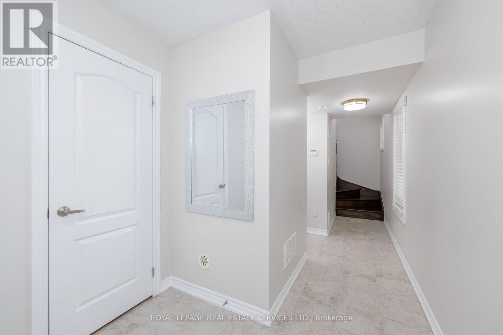 2425 Greenwich Drive, Oakville, Ontario  L6M 0S4 - Photo 5 - W13481168