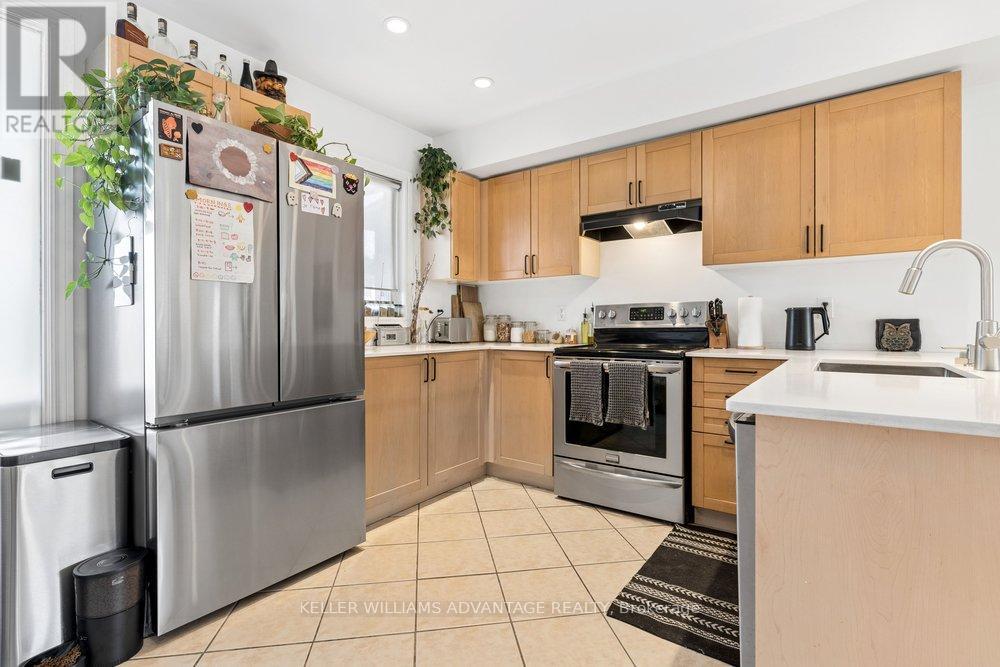 12 Connolly Street, Toronto, Ontario  M6N 5G3 - Photo 19 - W13481252