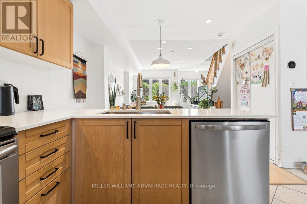 12 Connolly Street, Toronto, Ontario  M6N 5G3 - Photo 22 - W13481252