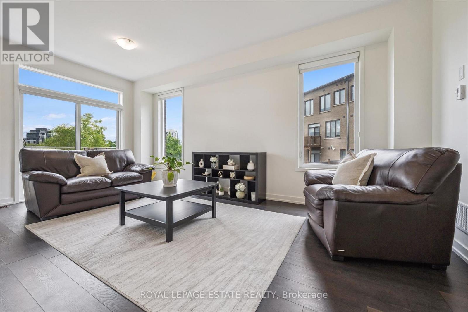 237 Fowley Drive, Oakville, Ontario  L6H 0P4 - Photo 4 - W13481318