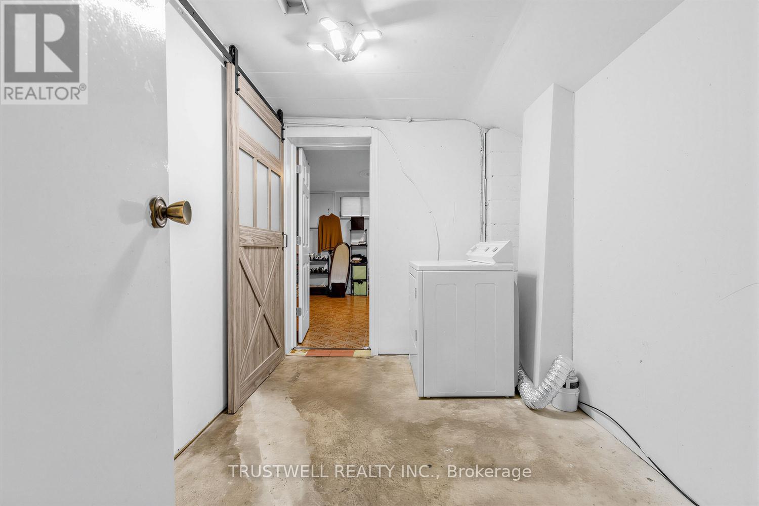 2 Del Ria Road, Toronto, Ontario  M6L 1M1 - Photo 24 - W13481320