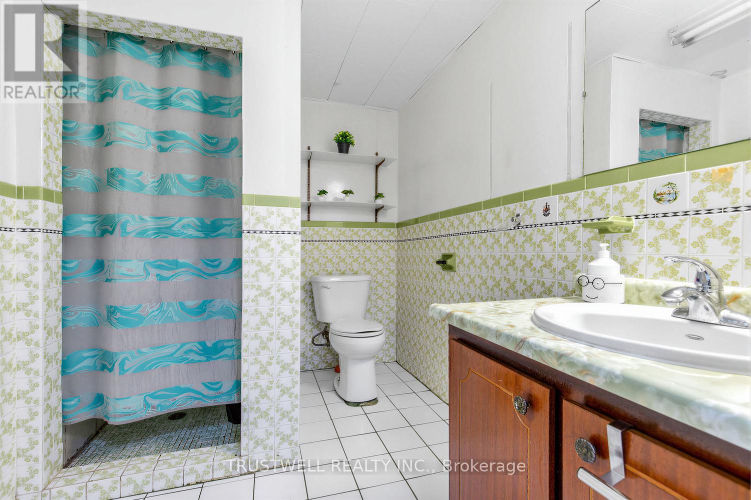2 Del Ria Road, Toronto, Ontario  M6L 1M1 - Photo 27 - W13481320