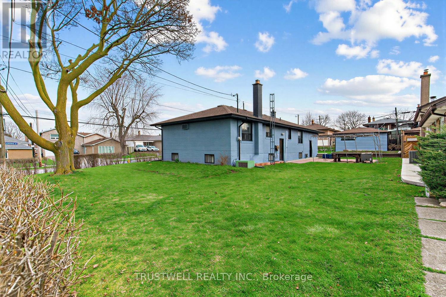 2 Del Ria Road, Toronto, Ontario  M6L 1M1 - Photo 30 - W13481320