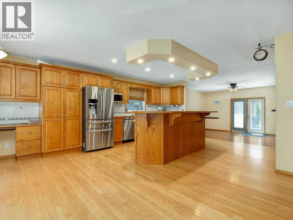 51 Wildwood Crescent W, Lethbridge, Alberta  t1k 6c8 - Photo 3 - A2315746