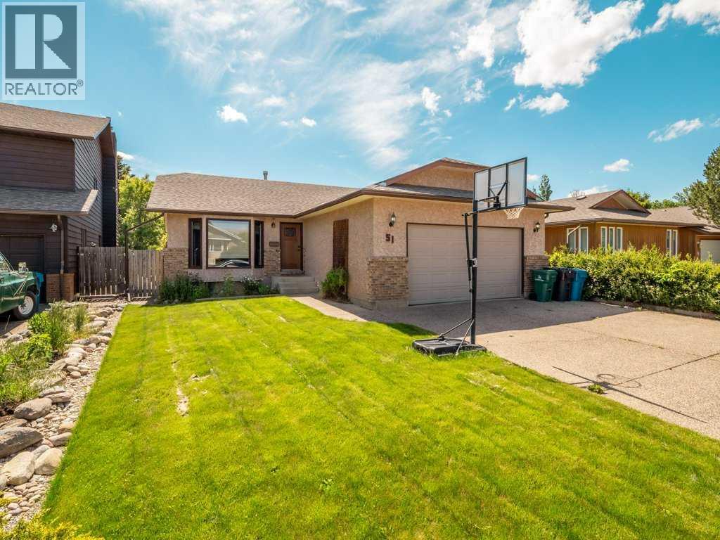 51 Wildwood Crescent W, Lethbridge, Alberta  t1k 6c8 - Photo 1 - A2315746