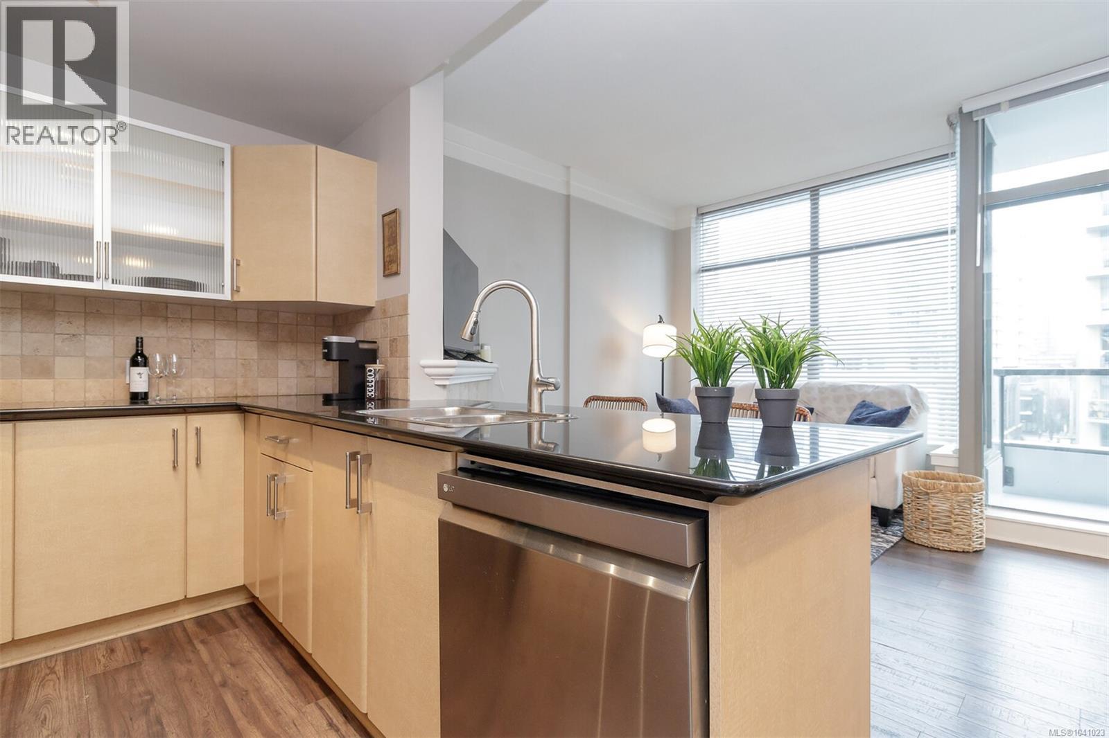 406 845 Yates St, Victoria, British Columbia  V8W 4A3 - Photo 6 - 1041023