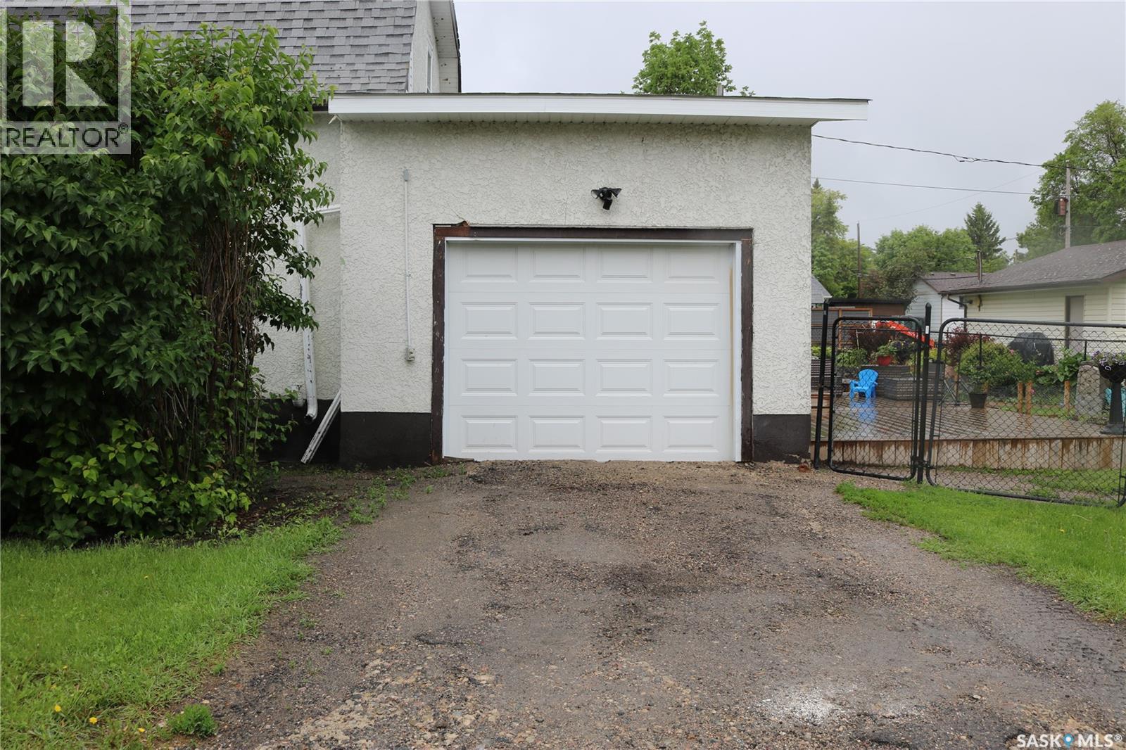 1410 Windover Avenue, Moosomin, Saskatchewan S0G 3N0 - Photo 3 - SK040448