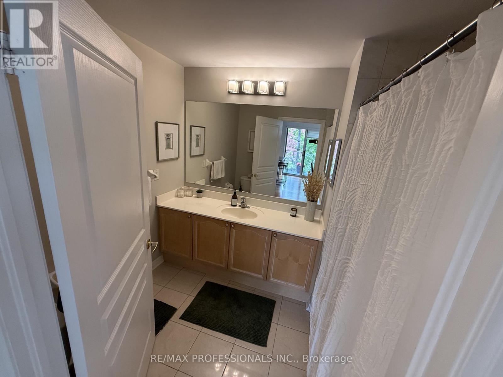 216 - 80 Port Street E, Mississauga, Ontario L5G 4V6 - Photo 10 - W13477130