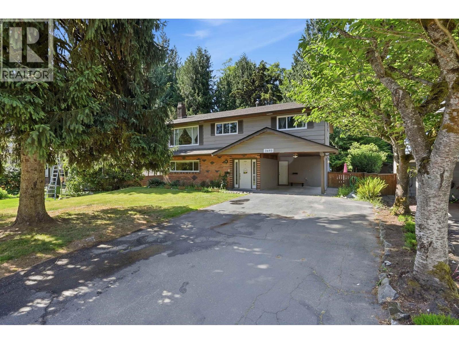 3693 Regent Avenue, North Vancouver, British Columbia  V7N 2C3 - Photo 2 - R3139128