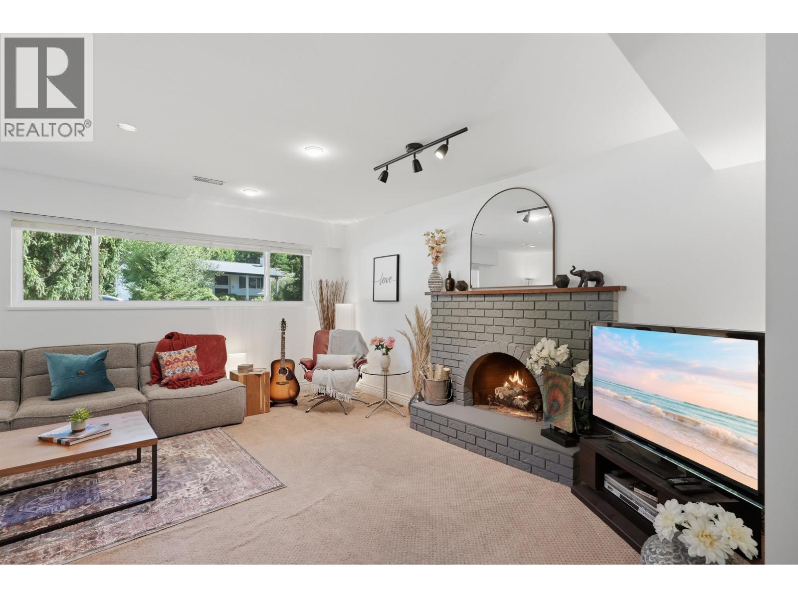 3693 Regent Avenue, North Vancouver, British Columbia  V7N 2C3 - Photo 28 - R3139128